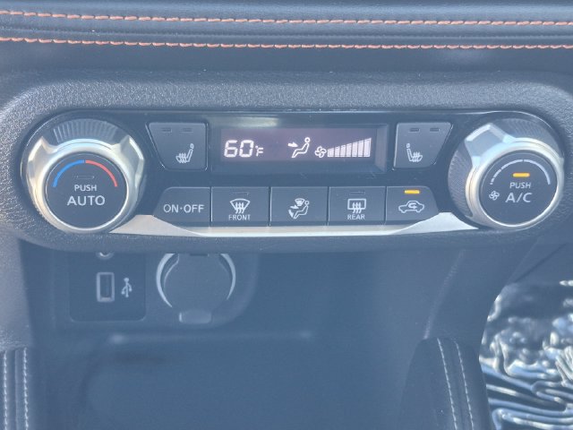 Used 2019 Nissan Kicks SR w/ SR Premium Package FWD image 31