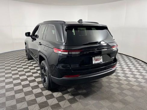 Used 2026 Jeep Grand Cherokee Limited AWD/4WD image 5