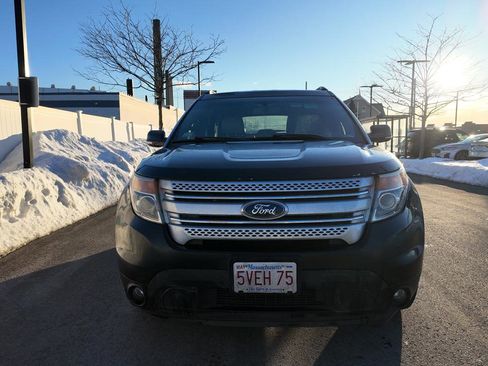 Used 2015 Ford Explorer XLT w/ Equipment Group 202A image 3