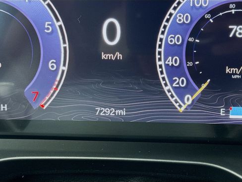 Used 2025 Jeep Grand Cherokee Limited image 8