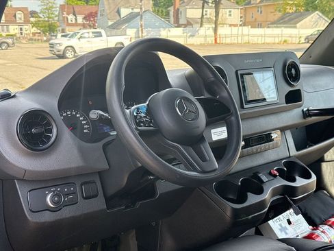 Used 2021 Mercedes-Benz Sprinter 3500 image 16