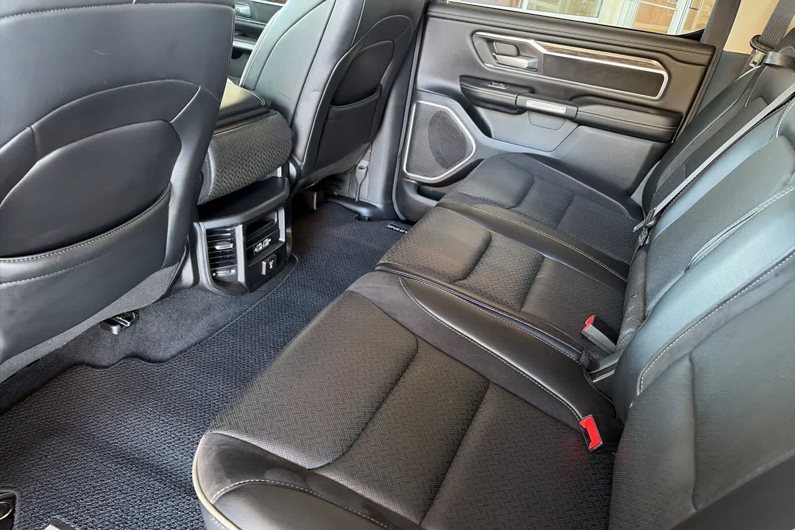 Used 2019 RAM 1500 Laramie AWD/4WD image 4