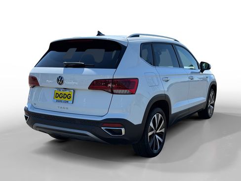 Used 2024 Volkswagen Taos SE image 5
