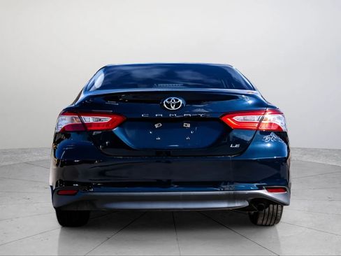 Used 2018 Toyota Camry LE FWD image 3