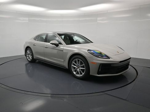 Used 2026 Porsche Panamera image 32