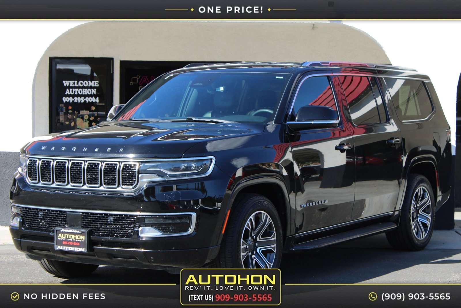 Used 2024 Jeep Wagoneer L Series II RWD image 1