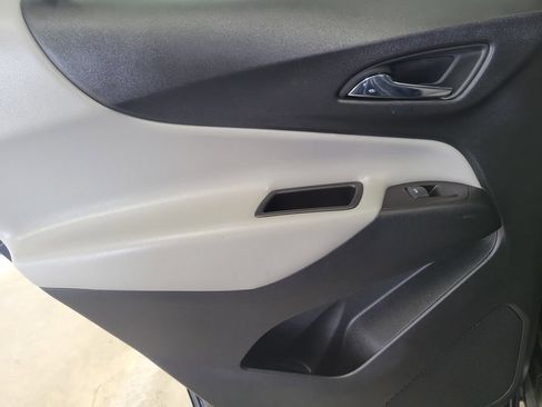 Used 2020 Chevrolet Equinox LT FWD image 15