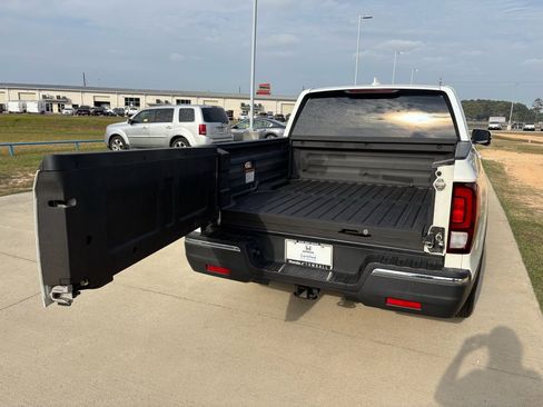 Certified 2018 Honda Ridgeline RTL-T image 30