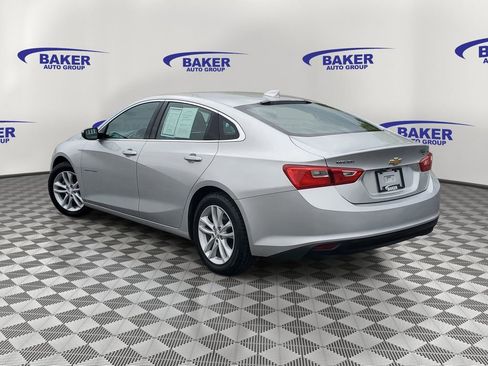 Used 2017 Chevrolet Malibu LT FWD image 3