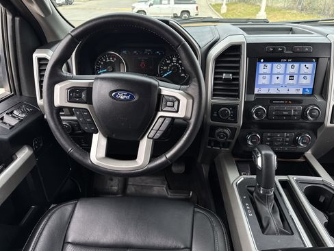 Used 2019 Ford F150 Lariat image 16