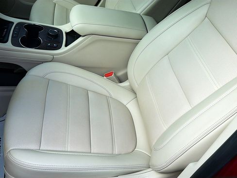 Used 2023 GMC Acadia Denali w/ Denali Ultimate Package FWD image 19