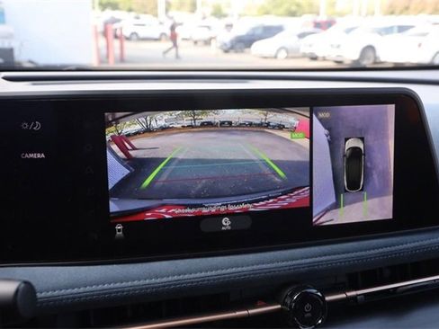 Certified 2025 Nissan Ariya Platinum image 17