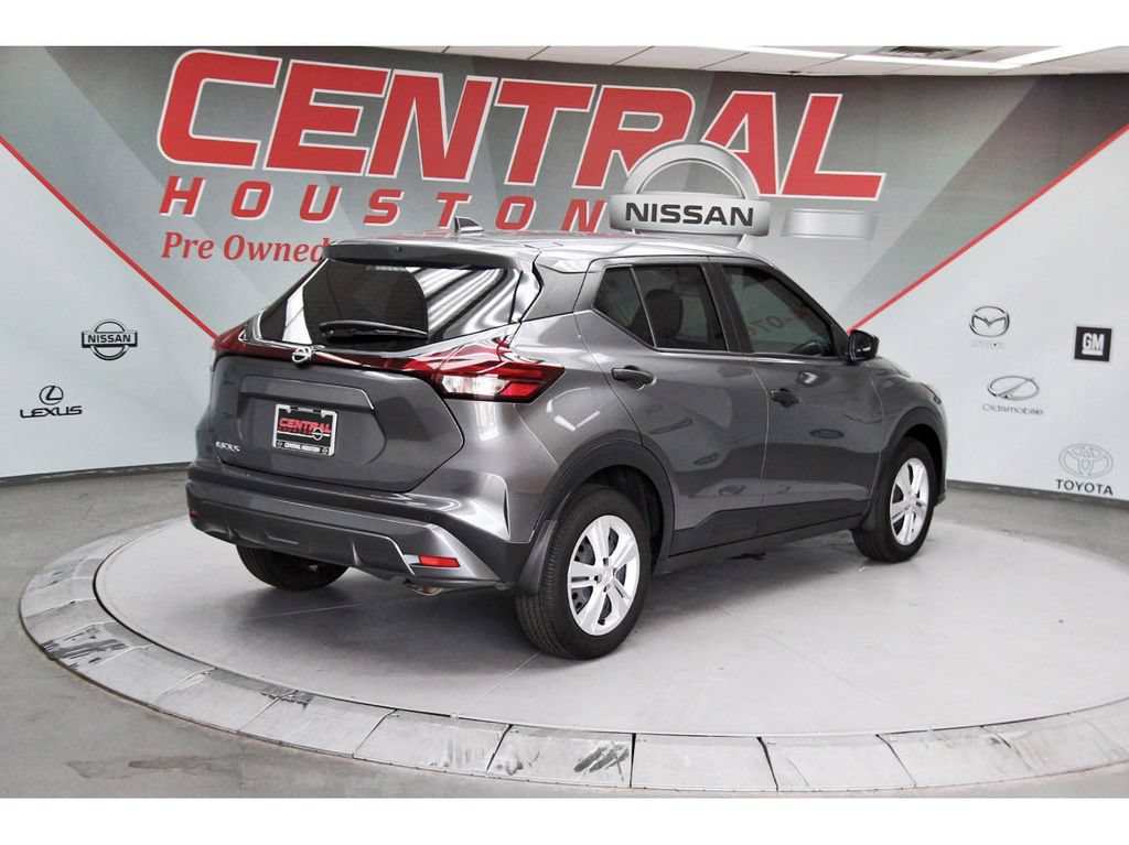 Certified 2025 Nissan Kicks Play S FWD image 5