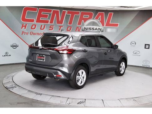 Used 2025 Nissan Kicks Play S FWD image 5
