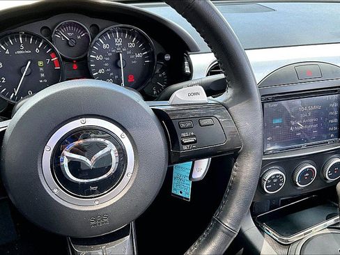 Used 2015 MAZDA MX-5 Miata Club RWD image 17
