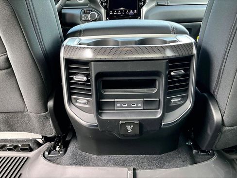 New 2026 RAM 1500 4x4 Crew Cab image 16