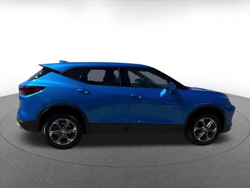 Used 2025 Chevrolet Blazer LT FWD image 16