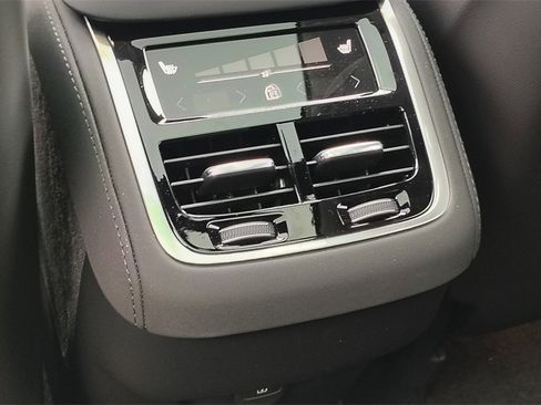 New 2026 Volvo XC90 B6 Ultra image 30