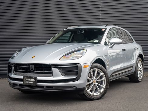 Used 2023 Porsche Macan image 1
