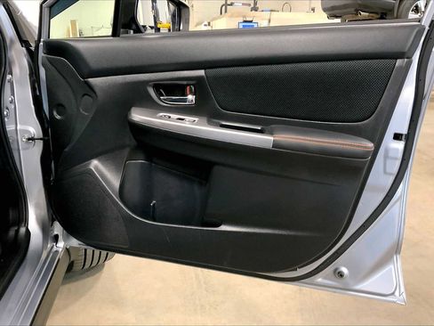 Used 2017 Subaru Crosstrek 2.0i Premium image 22