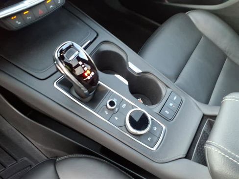 Used 2024 Cadillac XT4 Luxury w/ Cold Weather Package image 19