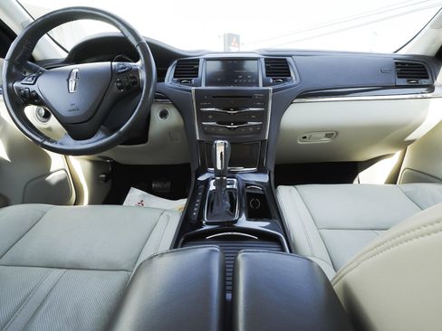 Used 2013 Lincoln MKS AWD image 46