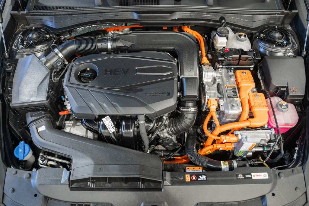 Used 2025 Hyundai Sonata Limited FWD image 16
