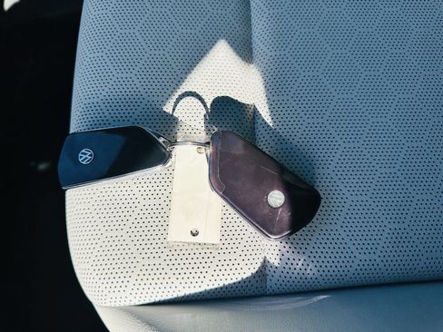 Used 2022 Volkswagen ID.4 Pro S w/ Gradient Package image 15