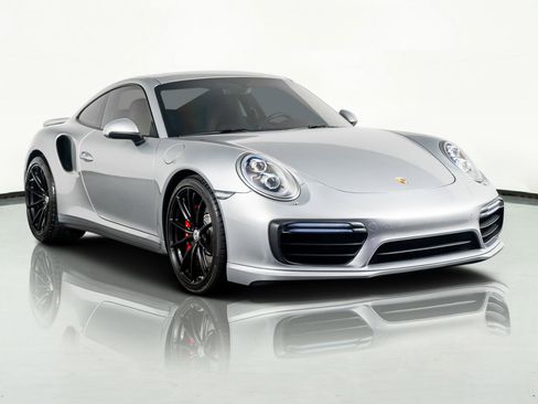 Used 2017 Porsche 911 Turbo S image 4