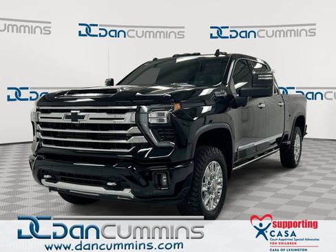 Used 2024 Chevrolet Silverado 2500 High Country w/ Technology Package AWD/4WD image 1