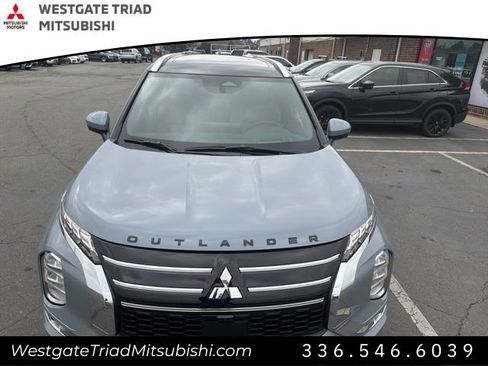 New 2026 Mitsubishi Outlander SEL image 3