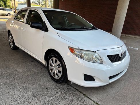 Used 2010 Toyota Corolla LE FWD image 3