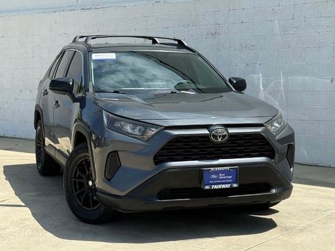 Used 2019 Toyota RAV4 LE w/ Carpet Mat Package FWD image 3