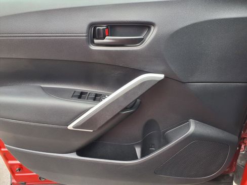 Certified 2022 Toyota Corolla Cross LE w/ Moonroof Package image 23