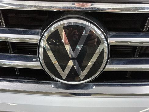 Used 2022 Volkswagen Tiguan SE AWD/4WD image 8