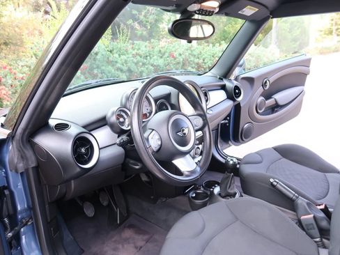 Used 2009 MINI Cooper Convertible FWD image 15