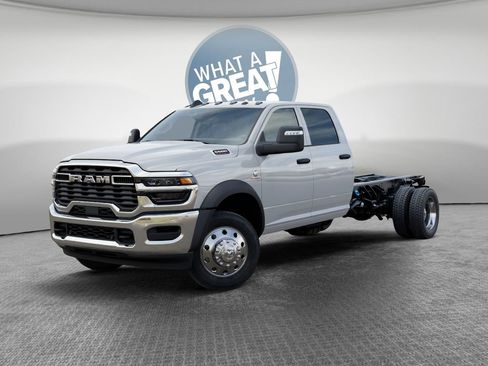 New 2026 RAM 5500 Tradesman w/ Chrome Appearance Group AWD/4WD image 2