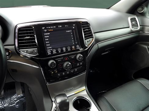 Used 2021 Jeep Grand Cherokee Limited image 20