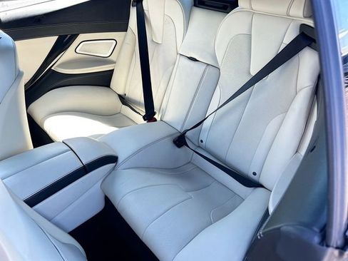 Used 2018 BMW M6 Convertible RWD image 18