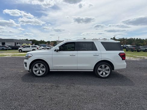 Used 2023 Ford Expedition Platinum AWD/4WD image 2