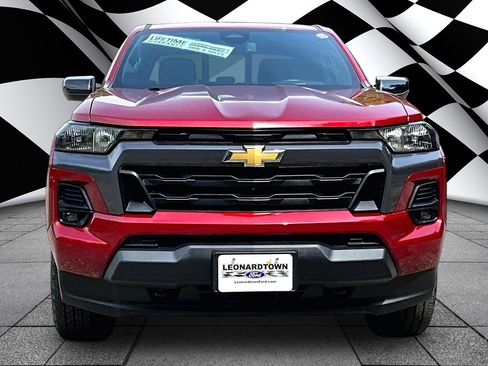 Used 2023 Chevrolet Colorado LT w/ LT Convenience Package II AWD/4WD image 3