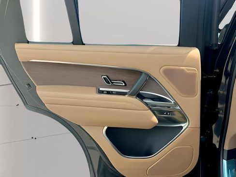 New 2025 Land Rover Range Rover SE image 33