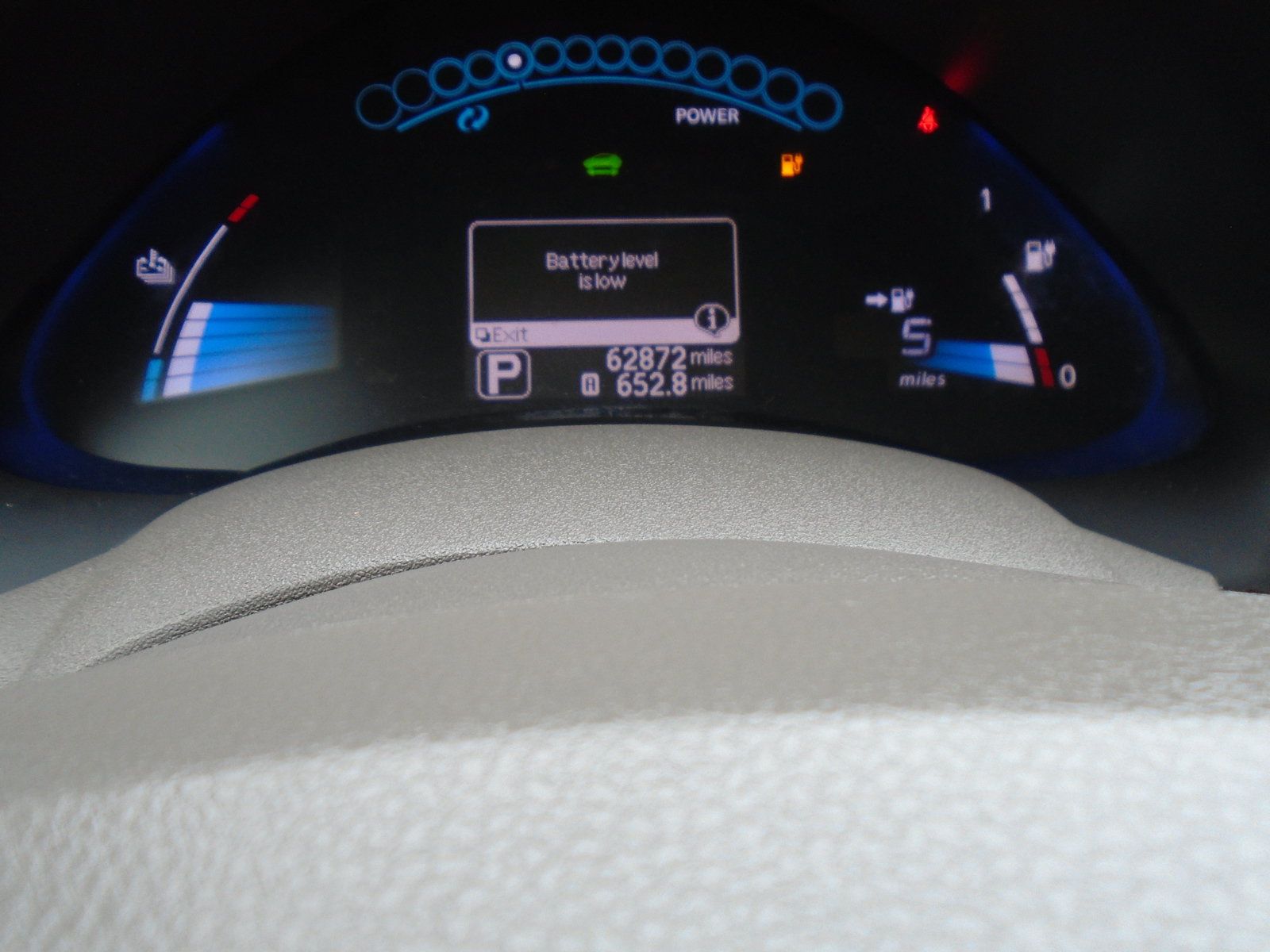 Used 2011 Nissan Leaf w/ Eco Design Pkg FWD image 17