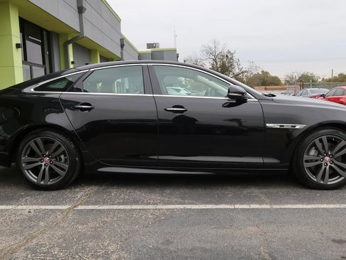 Used 2019 Jaguar XJ R-Sport image 8