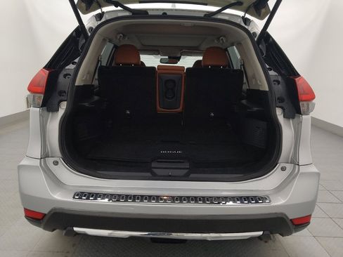 Used 2018 Nissan Rogue SL w/ Premium Package image 29