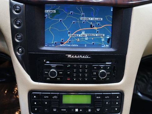 Used 2015 Maserati GranTurismo Convertible RWD image 18