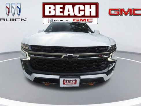 Used 2022 Chevrolet Suburban Z71 w/ Z71 Off-Road Package AWD/4WD image 8