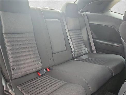 Used 2014 Dodge Challenger SXT image 20