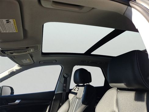Certified 2025 Audi Q5 2.0T Premium Plus image 16