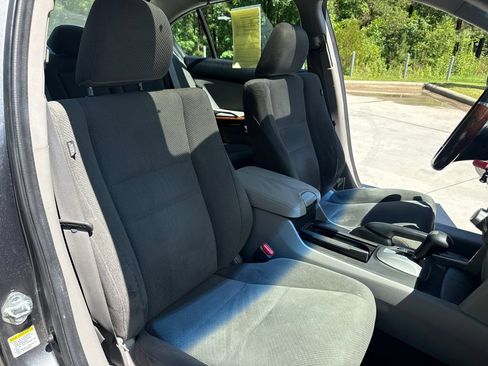 Used 2011 Honda Accord EX image 34